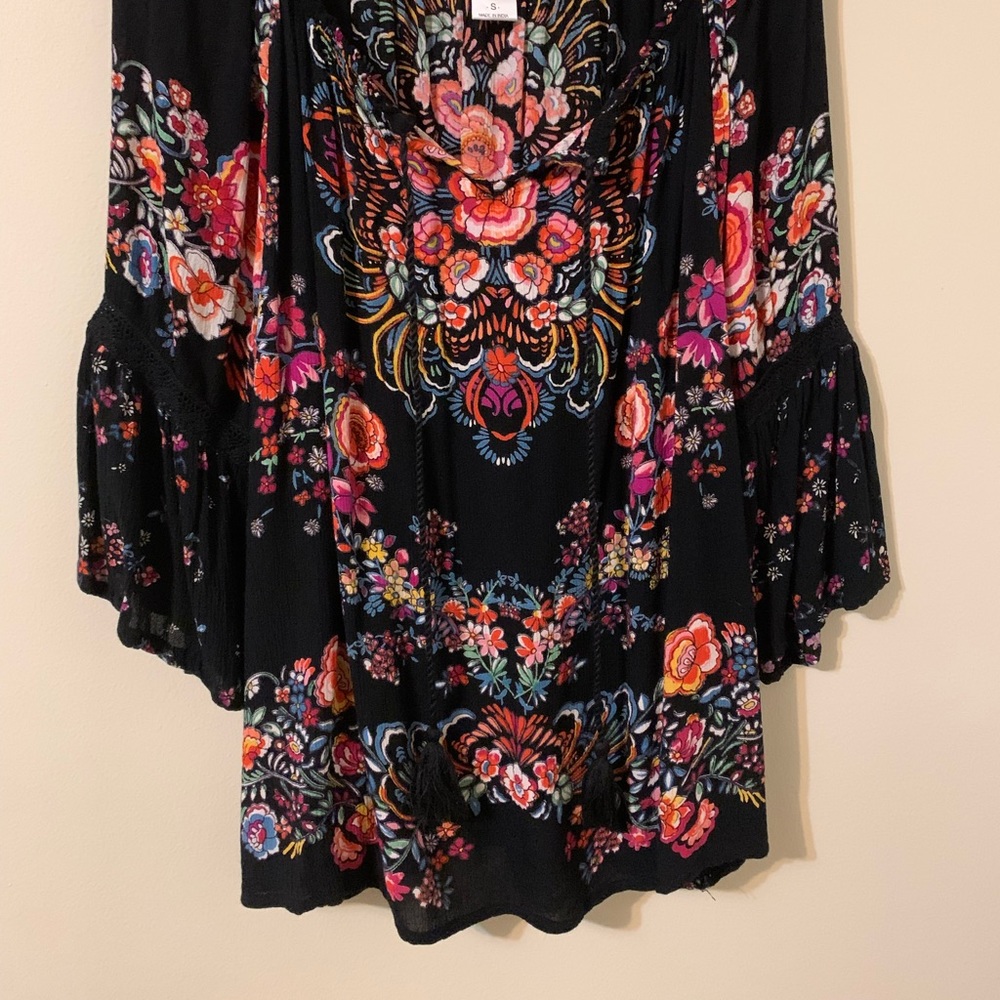 BILA Floral Top size Small - Picture 9 of 14
